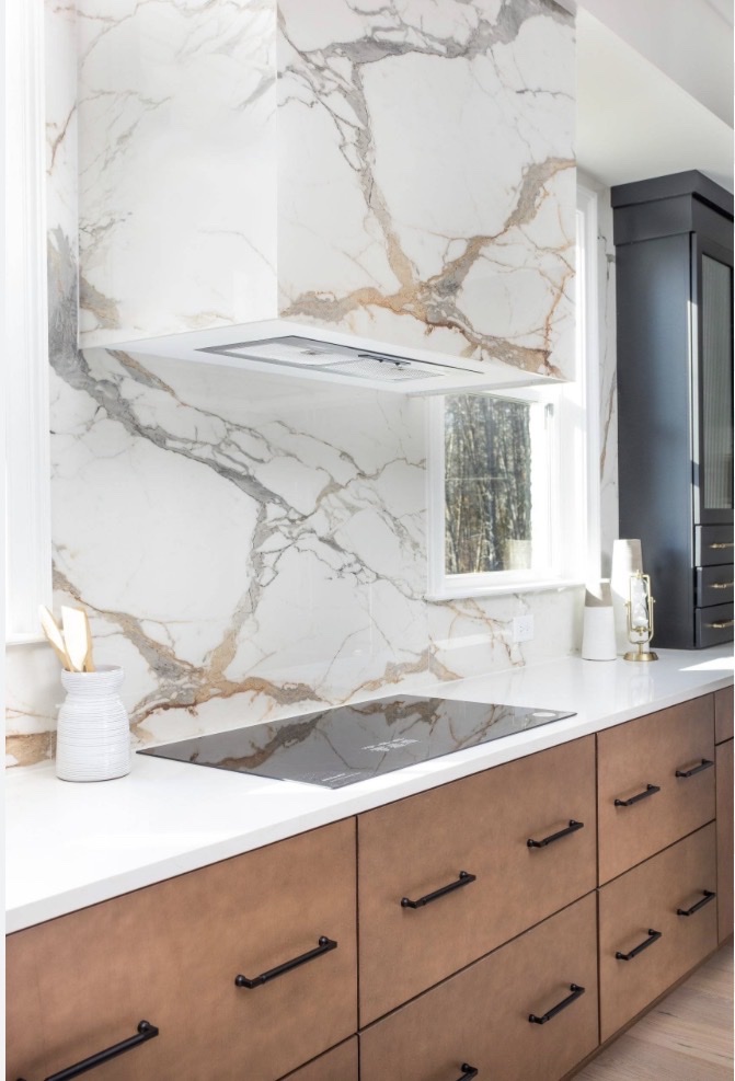 Calacatta Gold porcelain kitchen