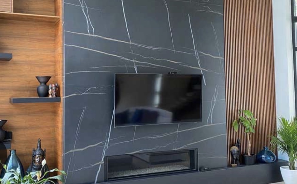 Sahara Noir porcelain feature wall