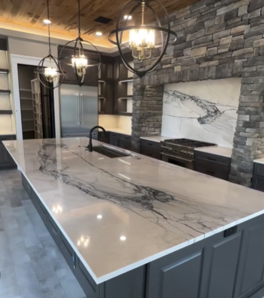 Dolce Vita quartzite kitchen